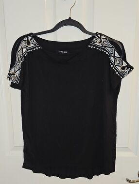 Cable & Gauge Black Cold-Shoulder Top with White Embroidered Trim
